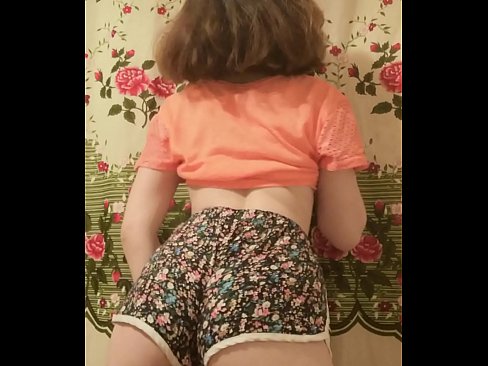 ❤️ Sexy junges Babe zieht ihre Shorts vor der Kamera aus Super porn bei porn de.extratorrents.top