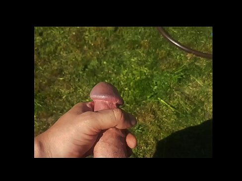 ❤️ Hot Hottie bekommt ihre rosa Pussy gefickt und spritzt in einem Sommergarten ab Super porn bei porn de.extratorrents.top