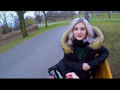 ❤️ Schluckt das heiße Sperma eines Fremden für Geld - Blowjob im Park von Eva Elfie Super porn bei porn de.extratorrents.top